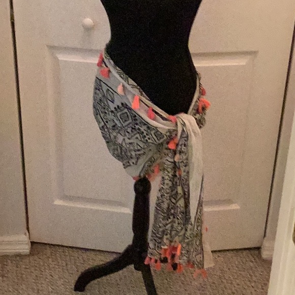 🖤Tribal Feel Fringe Fun Scarf Wardrobe Must Have 🖤 - Picture 8 of 9